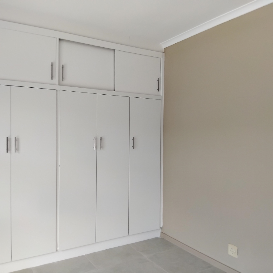 To Let 1 Bedroom Property for Rent in Protea Heights Western Cape